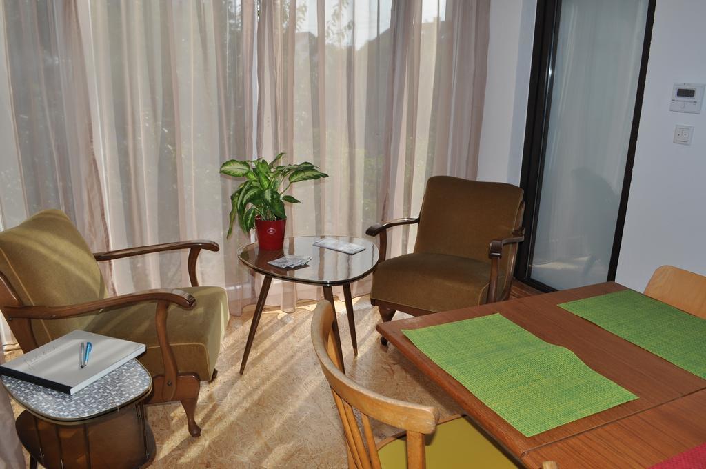 Punkrock Harbour Pension Bähr Karlsruhe Exteriör bild